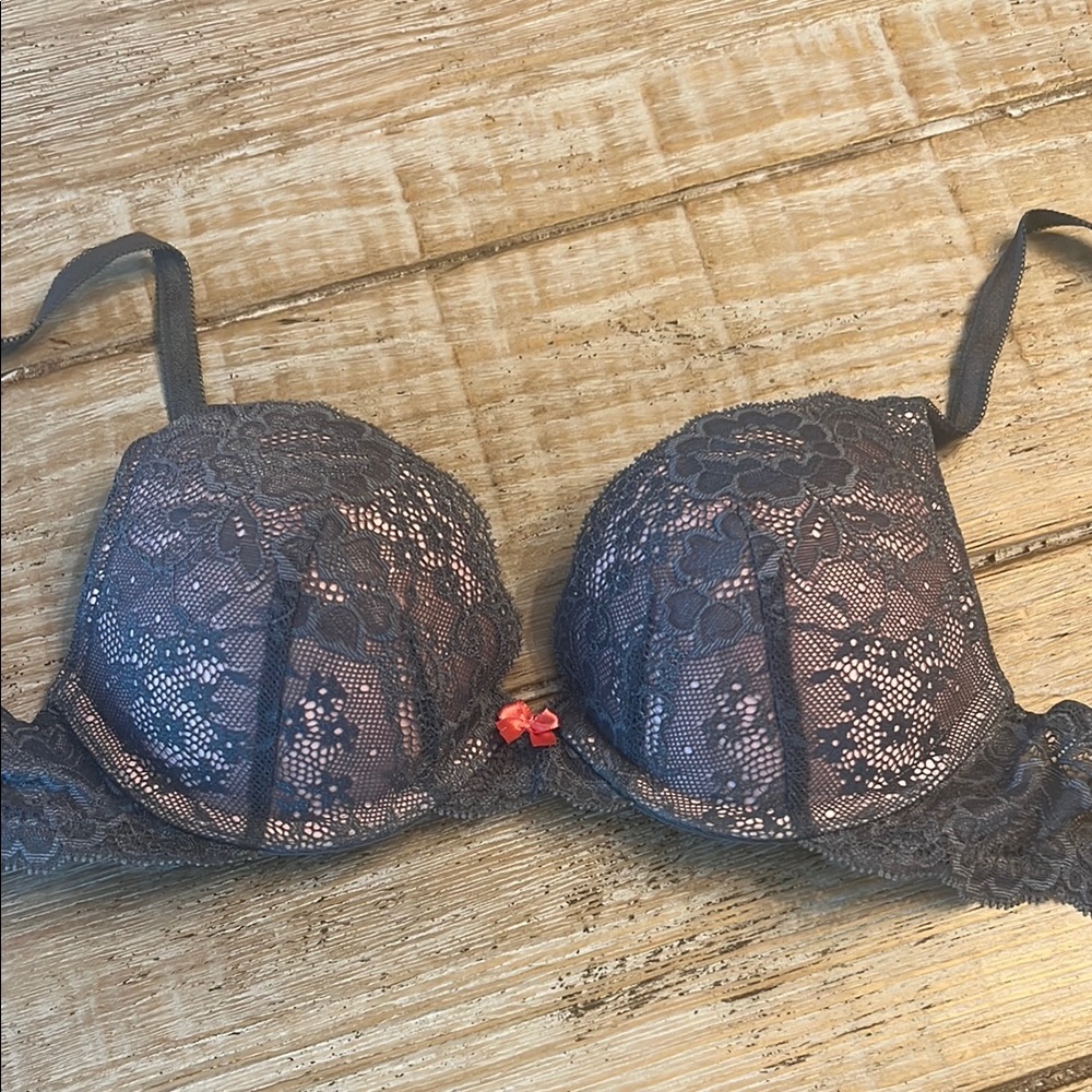 Vicrotia’s Secret Lace Underwire Bra
